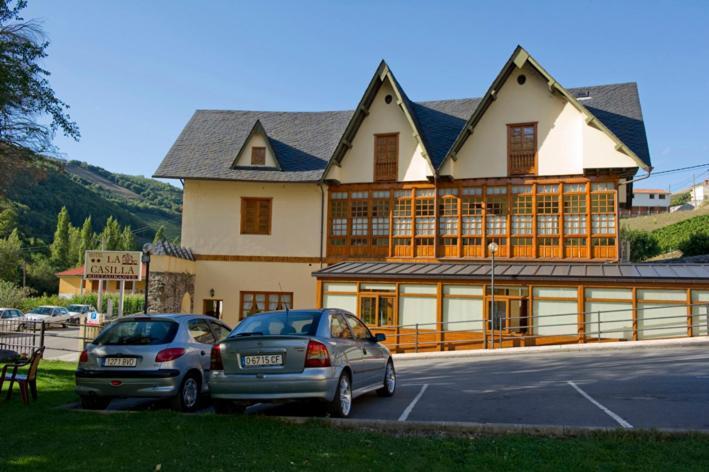 Hotel Restaurante La Casilla Cangas De Narcea Zewnętrze zdjęcie