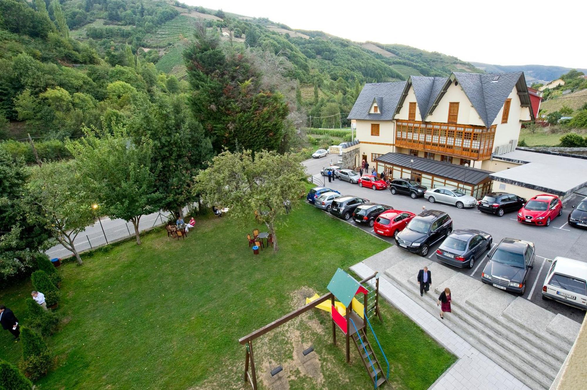 Hotel Restaurante La Casilla Cangas De Narcea Zewnętrze zdjęcie