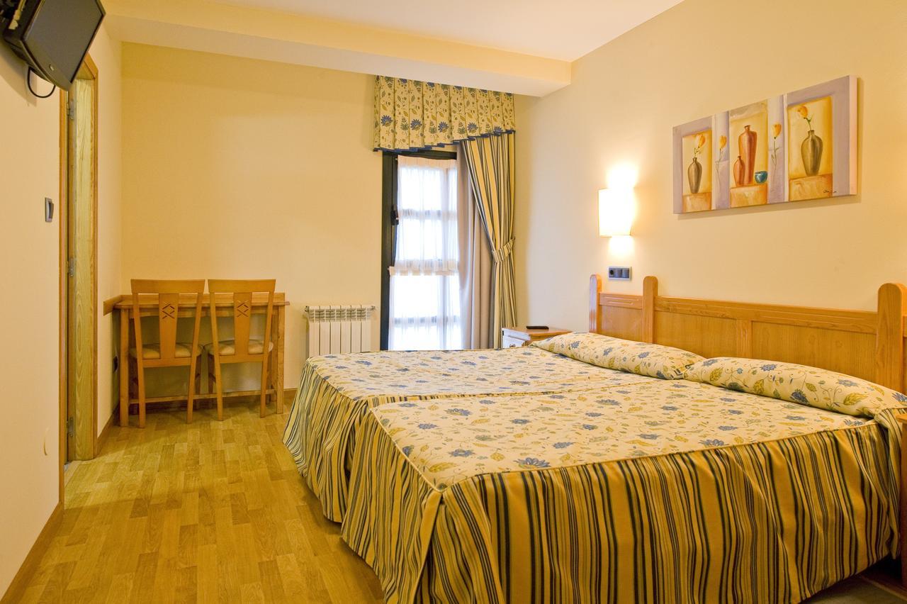 Hotel Restaurante La Casilla Cangas De Narcea Zewnętrze zdjęcie