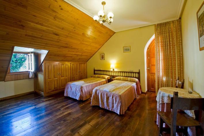 Hotel Restaurante La Casilla Cangas De Narcea Zewnętrze zdjęcie